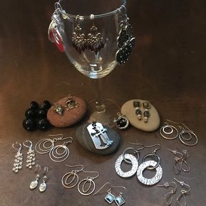 18 Pieces Fashion Jewelry Earrings & Pendants